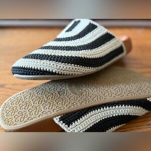 The Sak - Striped Crochet Clogs - Size 8